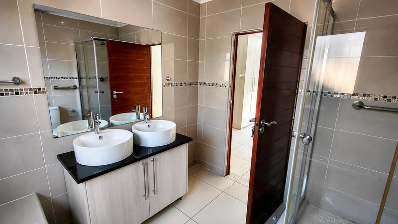 2 Bedroom Property for Sale in Heuwelsig Free State